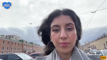 DisDiger's Public Cumwalk: Face-Filling Blowjob in a Mall Toilet