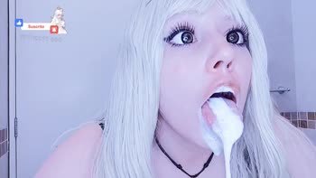 Nina-Boo's Teen (18+) Dreams: Ahegao Orgasm with Toothpaste