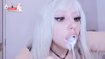 Nina-Boo's Teen (18+) Dreams: Ahegao Orgasm with Toothpaste