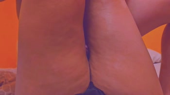Legjob's Sensual Thigh Tease