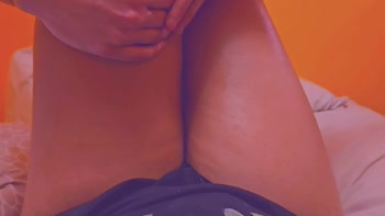 Legjob's Sensual Thigh Tease