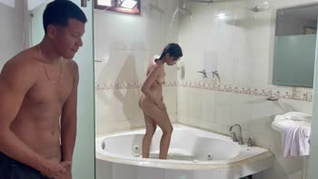 Saraymike's Step Sis Surprise: Hot Duche Follada