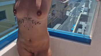 HottPussy118's Impromptu Public Flash: Exposing Big Tits & Pussy on Tenerife Rooftop