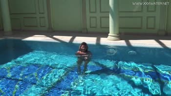 Mary Kalisy's Sizzling Underwater Solo Show