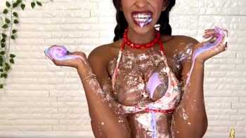 Liz Ferrari's Sizzling Cake Smash Solo: Natural Ebony Babe Indulges