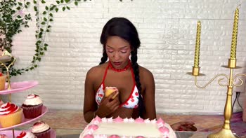 Liz Ferrari's Sizzling Cake Smash Solo: Natural Ebony Babe Indulges