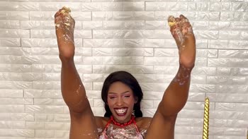 Liz Ferrari's Sizzling Cake Smash Solo: Natural Ebony Babe Indulges
