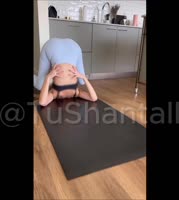 Sexygirlhots' Sultry Solo Yoga Practice