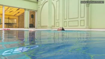 Lady Dee's Sizzling Underwater Seduction