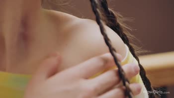Evelin Elle's Sizzling Russian Rendezvous: A Hardcore Blowjob Delight