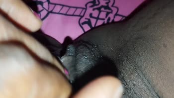 Skymile's Sensual Solo: Fat Ebony Pussy Orgasms at Bedtime