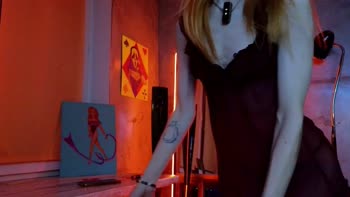 Izi_fox Touches Herself for Your Pleasure in Crisp HD