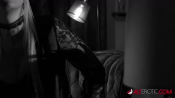 Robin Coffins - Robin's Sultry Tease: Black Beauty Takes On White Desire