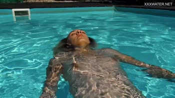 Sensual Hungarian Teen (18+) Shows Off Perfect Ass Underwater