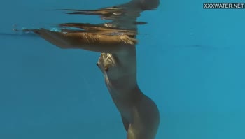 Sensual Hungarian Teen (18+) Shows Off Perfect Ass Underwater