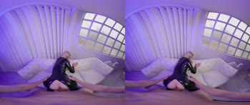 Mina Von D's SHE-VENOM Seduction: A Steamy VR Cosplay Adventure