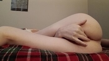 Analqueen115: Shaking Legs in Solo Anal Delight