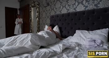 Russian Stepsister's Sultry Seduction: Savoring Stepbrother's Cock
