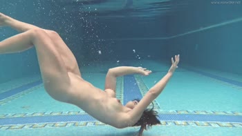 Sazan's Scintillating Underwater Solo Show