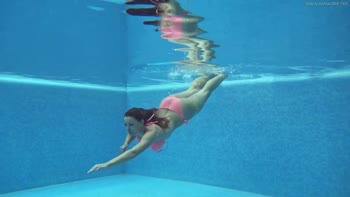 Sazan's Scintillating Underwater Solo Show