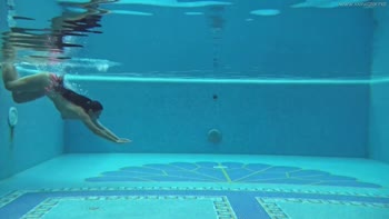 Sazan's Scintillating Underwater Solo Show