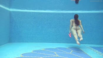 Sazan's Scintillating Underwater Solo Show