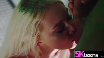 Marilyn Sugar's Sweet Blonde Blowjob