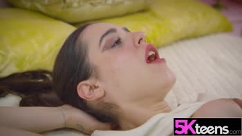 Briseida Myers: Sizzling Spanish Teen (18+)'s 60FPS Blowjob & Hardcore Sex