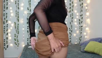 Wellpolyglot's Colombian Cutie Exposes Her Natural Assets