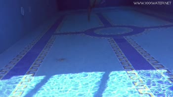 Andreina De Luxe's Underwater Seduction Show