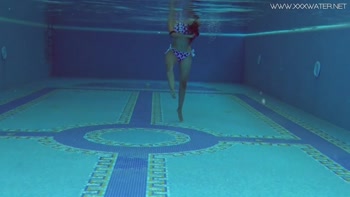 Andreina De Luxe's Underwater Seduction Show