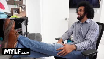 Carmela Clutch's Curvy Cougar Anal Delight with James Angel