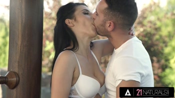 Nelly Kent's Sun-Kissed Seduction: Huge Dick Devotion in 1080p HD