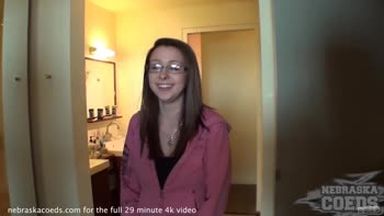 Iowa Cutie's Perfect Tits & Ass: Casual Nudity Behind the Scenes