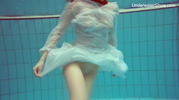 Diana Zelenkina's Sensual Underwater Seduction