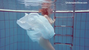 Diana Zelenkina's Sensual Underwater Seduction