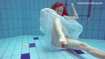 Diana Zelenkina's Sensual Underwater Seduction