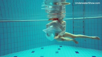 Diana Zelenkina's Sensual Underwater Seduction