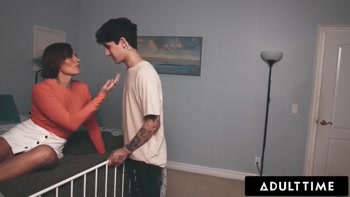 Hayden Wild's Squirting Stepmom Seduction