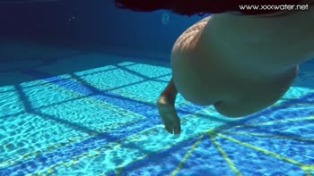 Andreina De Luxe: Dazzling Underwater Showstopper