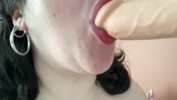 Buttherflyyy's Stepdaughter Sucks Stepdad Like A Pro