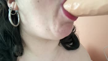Buttherflyyy's Stepdaughter Sucks Stepdad Like A Pro