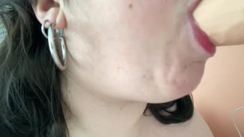 Buttherflyyy's Stepdaughter Sucks Stepdad Like A Pro