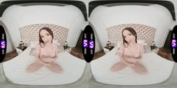 Kate Quinn's Intimate Virtual Reality Solo Show
