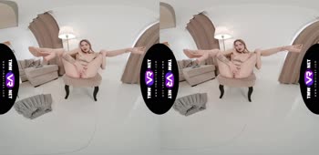 Mimi Cica's Sultry Solo: Masturbating to Bliss in 3D VR