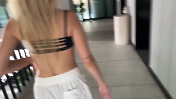 Californiababe's Gym Surprise: Teen (18+) Deepthroats and Faces Big Cock