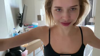 Californiababe's Gym Surprise: Teen (18+) Deepthroats and Faces Big Cock