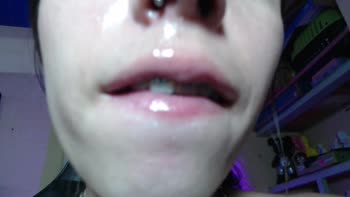 Karoline_12's Sensual Saliva Show: A Latina's Secret to Pleasure