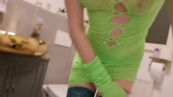 HaneyNannyGermany's Golden Shower Delight