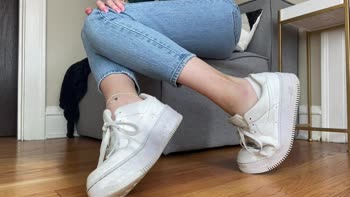 Sizetensolemates' Foot Worship: Sucking Dirty Peds in a Sensual JOI